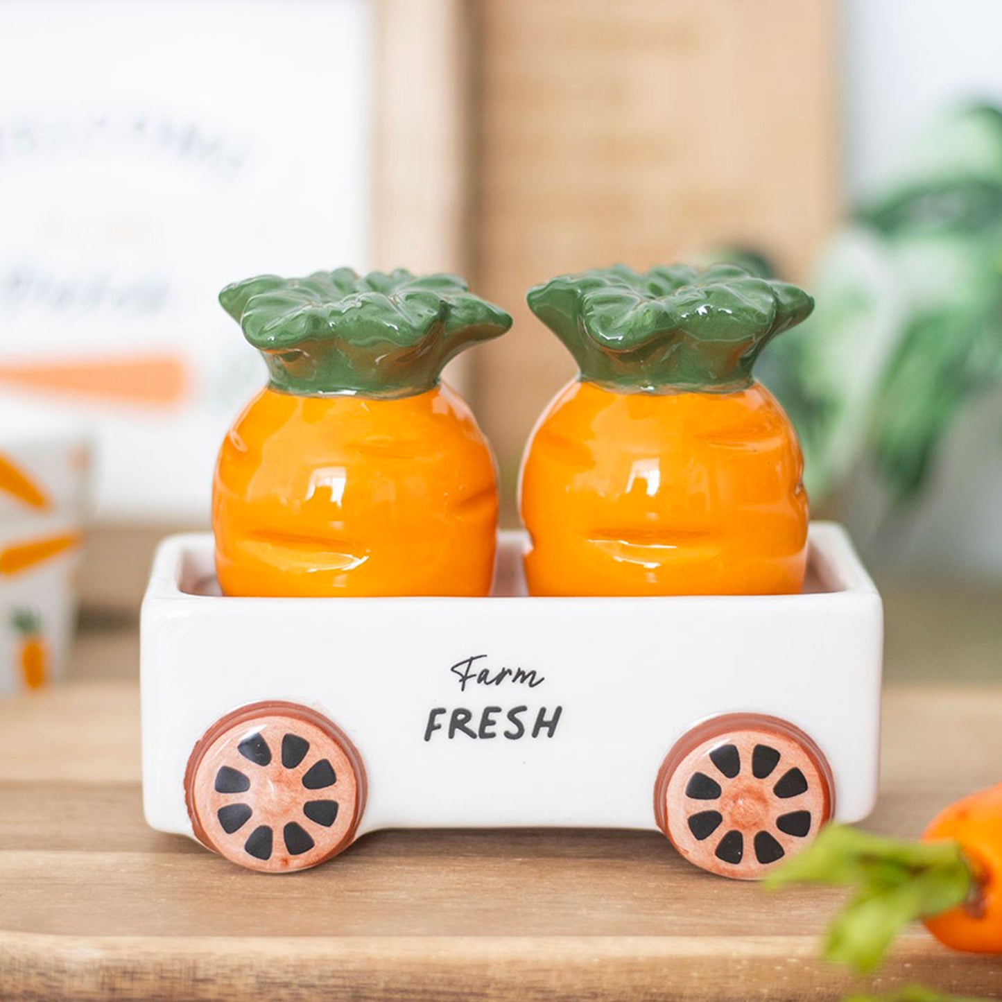 Carrot Salt and Pepper Shakers – Ceramic Cruet Set for Kitchen & Table Decor