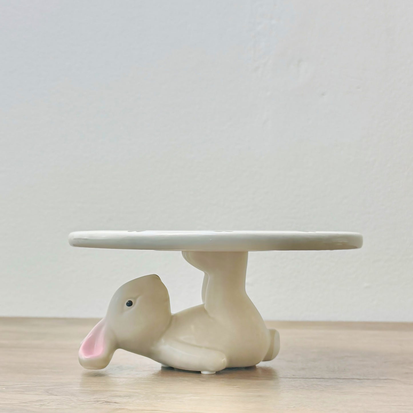 Adorable Easter Bunny Cake Stand – 6-Inch Ceramic Rabbit Cake Display