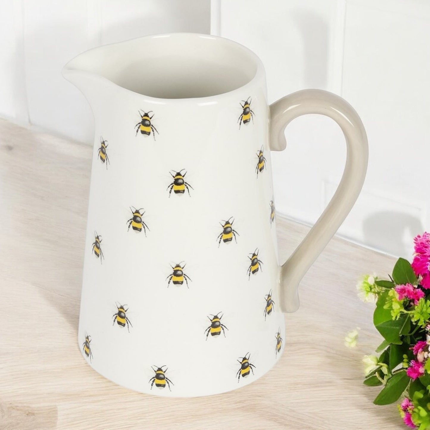 Bumble Bee Flower Jug Vase - Bee Flower Vase - Gifts for Mum - Gift for Wife