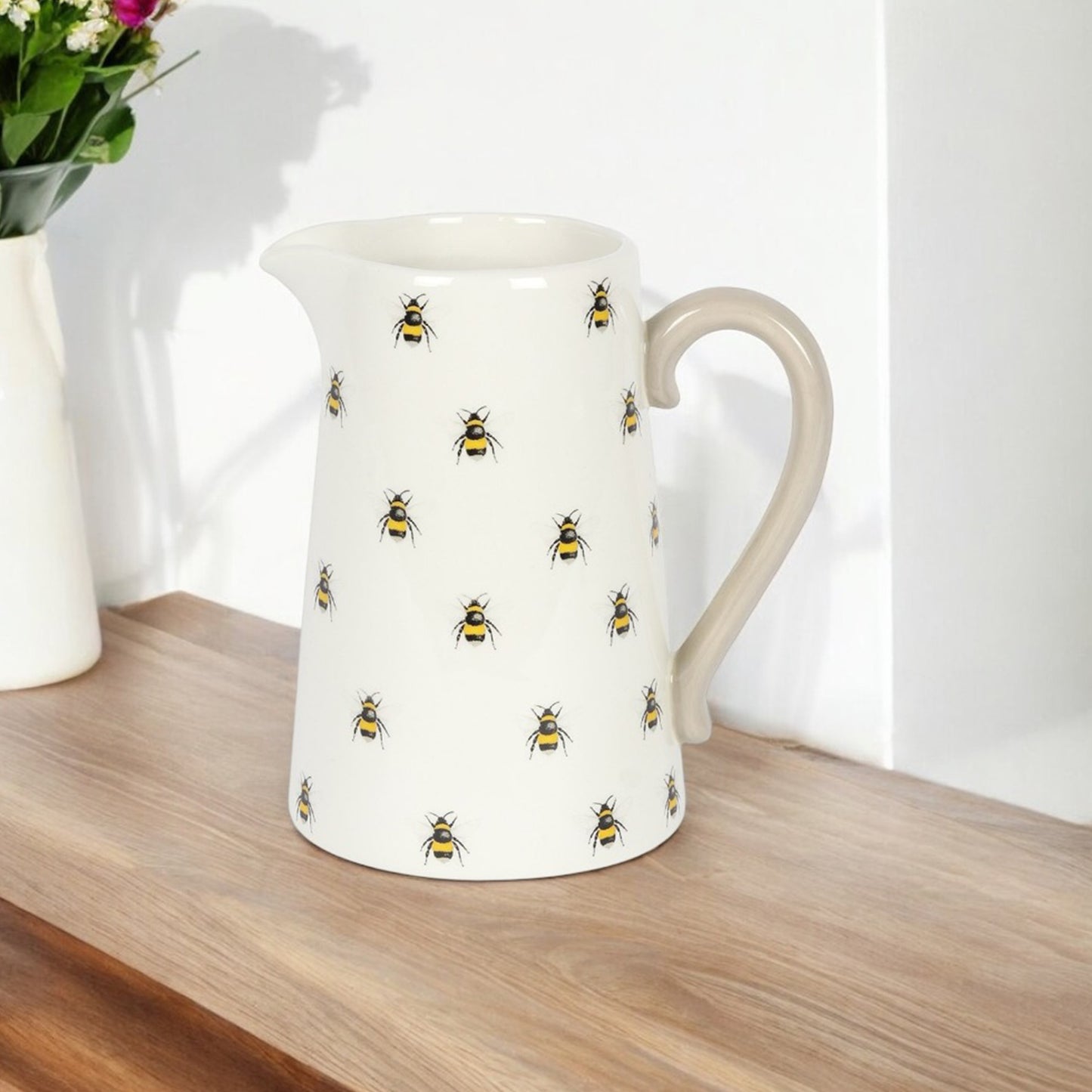 Bumble Bee Flower Jug Vase - Bee Flower Vase - Gifts for Mum - Gift for Wife