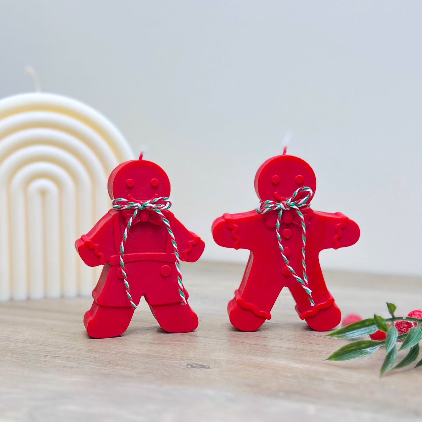 Red Gingerbread Christmas Candle - Festive Gingerbread Scented Candles