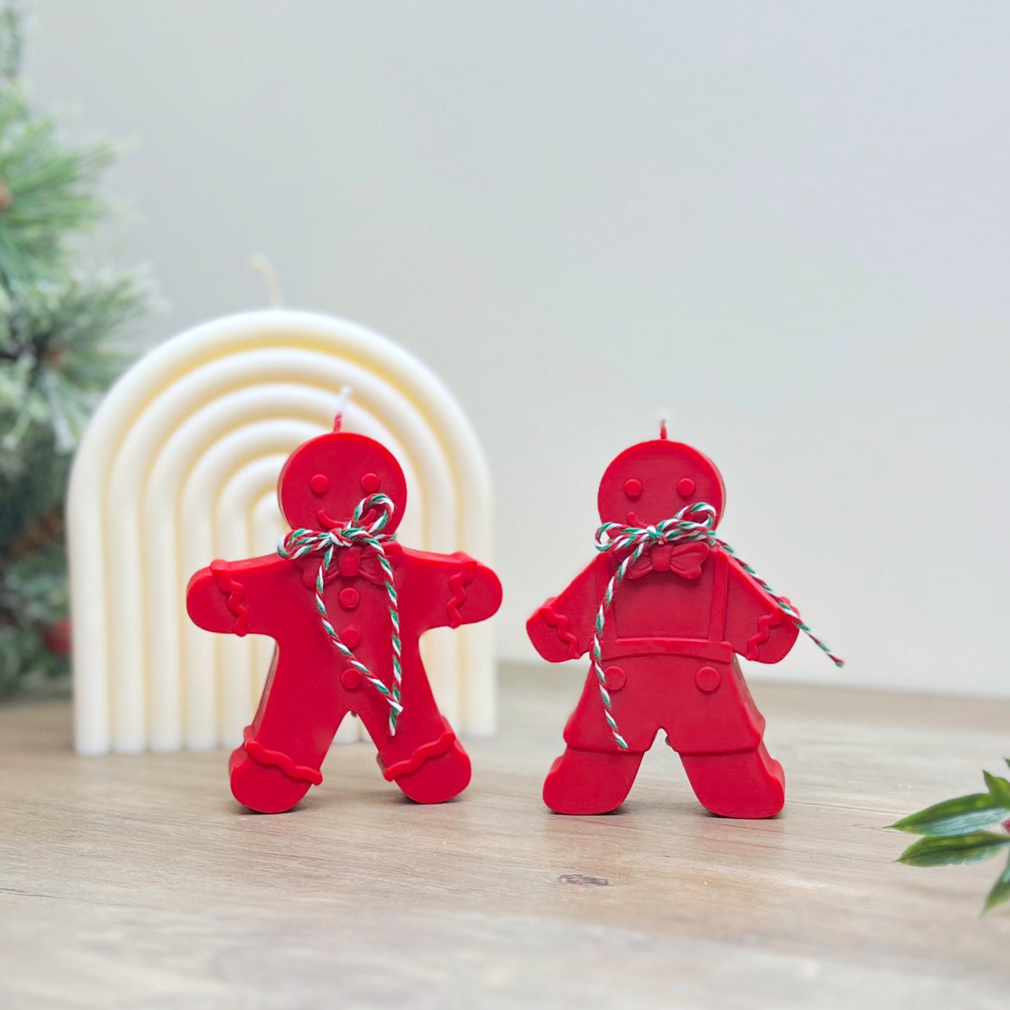 Red Gingerbread Christmas Candle - Festive Gingerbread Scented Candles