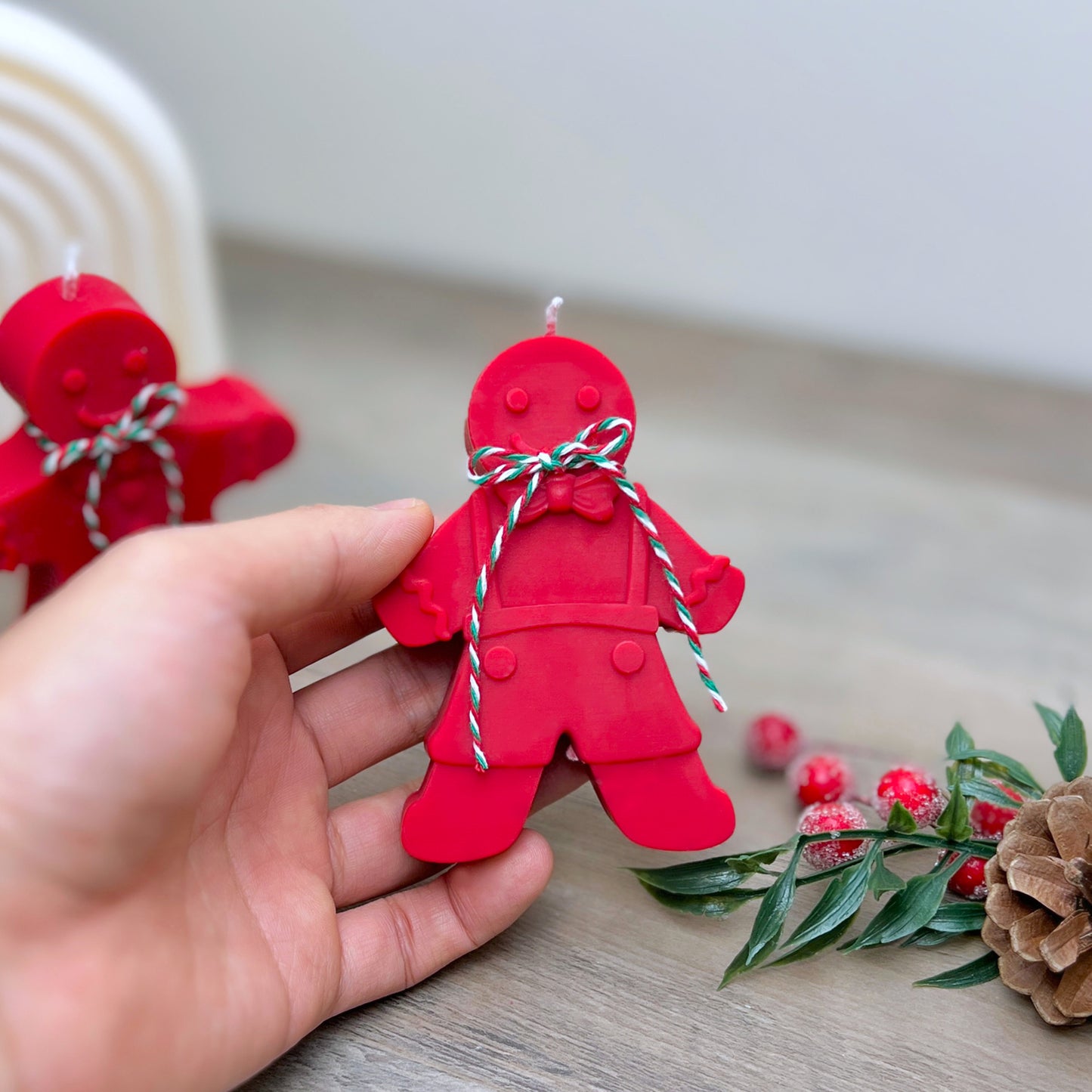 Red Gingerbread Christmas Candle - Festive Gingerbread Scented Candles