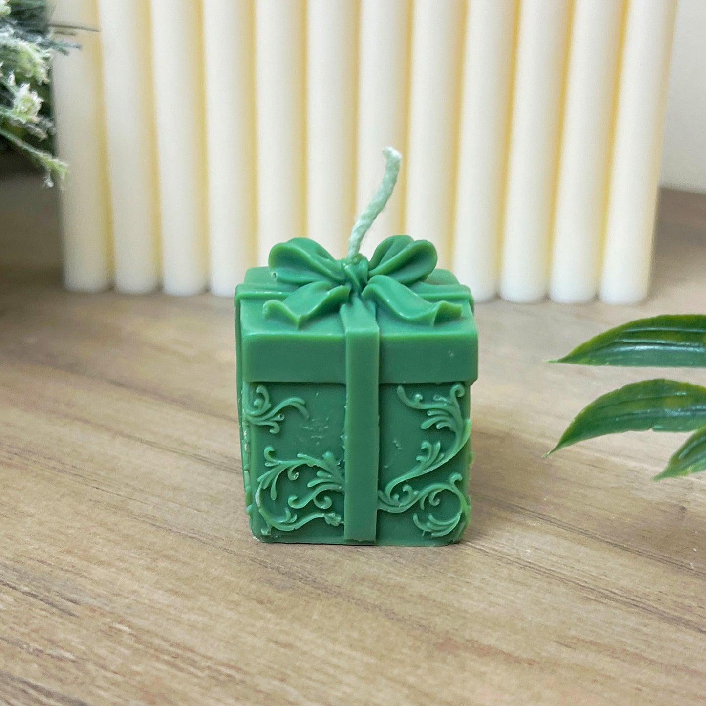 Christmas Present Candle - Festive Gift Wrapped Tealight Candles