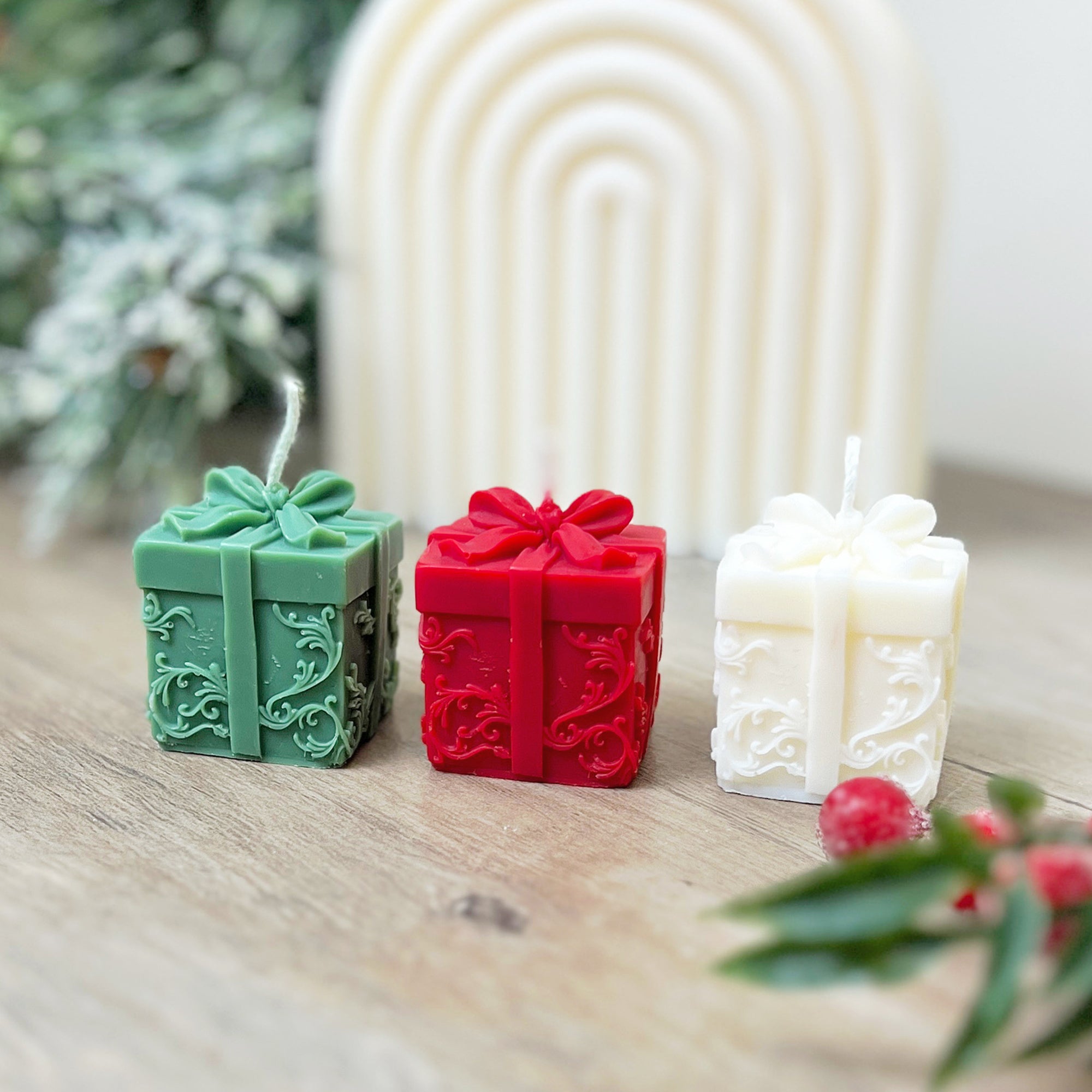Christmas Present Candle - Festive Gift Wrapped Tealight Candles