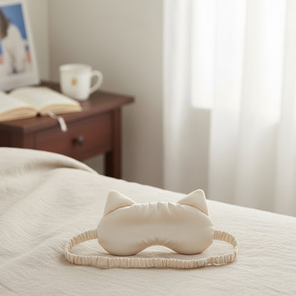 Close-up of the sleep mask's adjustable elastic band.