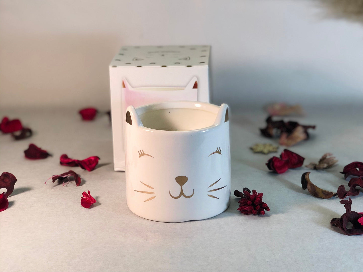 Cat Face Linen Fresh Scented Candle