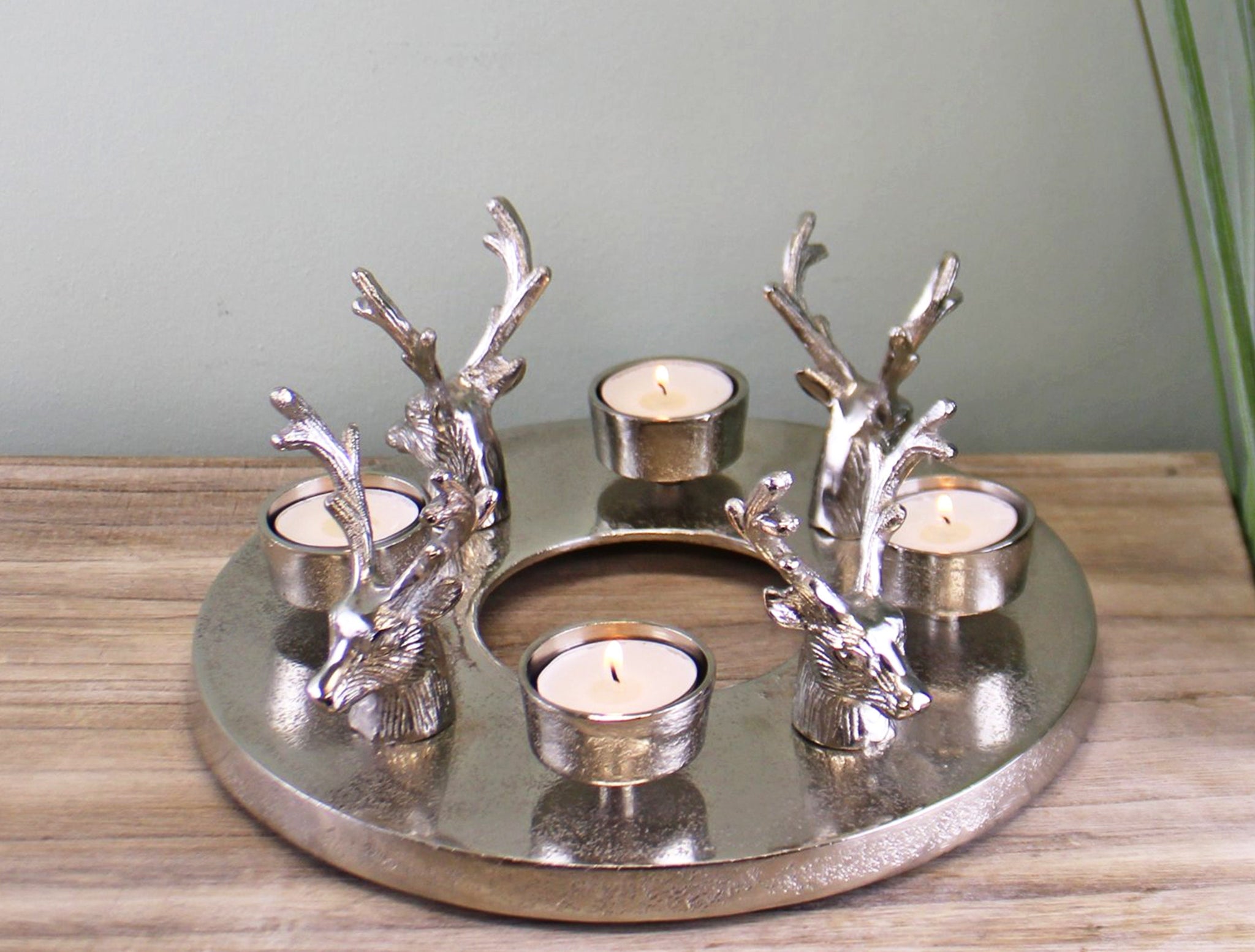 Round Stag Tealight Holder Centrepiece - Silver Stag Candle Holder - Circular Dinner Table Candle Holder
